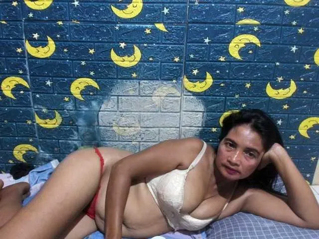Live sex webcam photo for HotNica69 #288771806