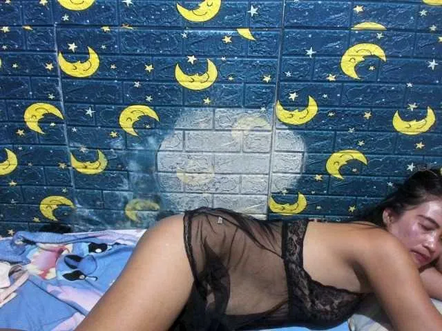 Live sex webcam photo for HotNica69 #288883692