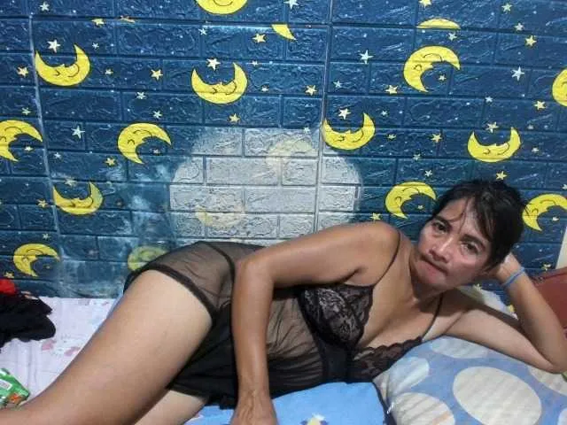 Live sex webcam photo for HotNica69 #289254934