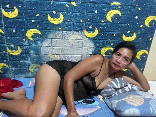 Live sex webcam photo for HotNica69 #289324142