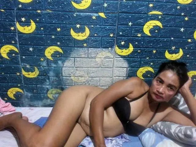 Live sex webcam photo for HotNica69 #289460006