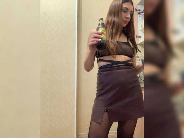 Live sex webcam photo for HotOlesya88 #276603191