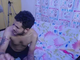 Live sex webcam photo for HotPocahontas #158197533
