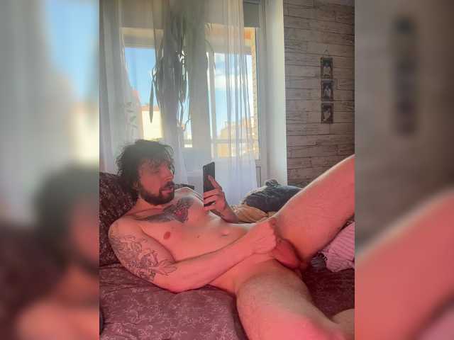 Live sex webcam photo for HotRomario #290991383