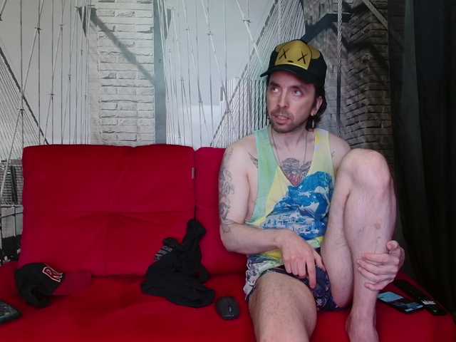 Live sex webcam photo for HotRomario #291043972