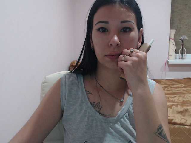 Live sex webcam photo for HotRose01 #273520356