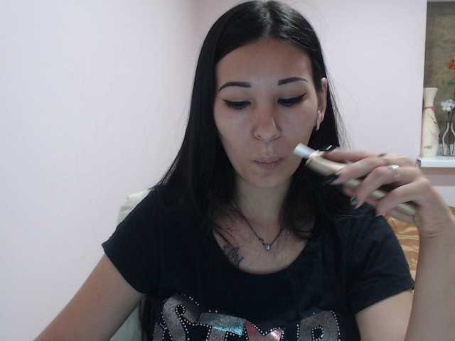 Live sex webcam photo for HotRose01 #273735138