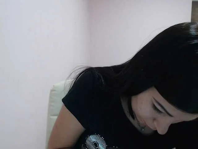 Live sex webcam photo for HotRose01 #274110521