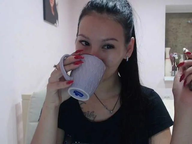 Live sex webcam photo for HotRose01 #274631445