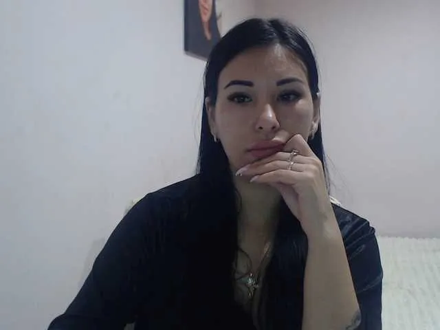 Live sex webcam photo for HotRose01 #275426798