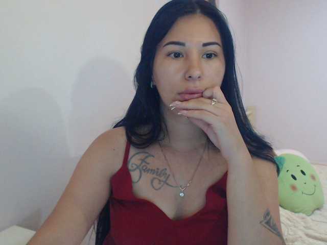 Live sex webcam photo for HotRose01 #275877173