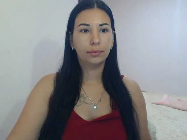 Live sex webcam photo for HotRose01 #275920135