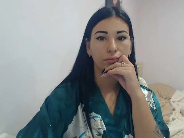 Live sex webcam photo for HotRose01 #276273072