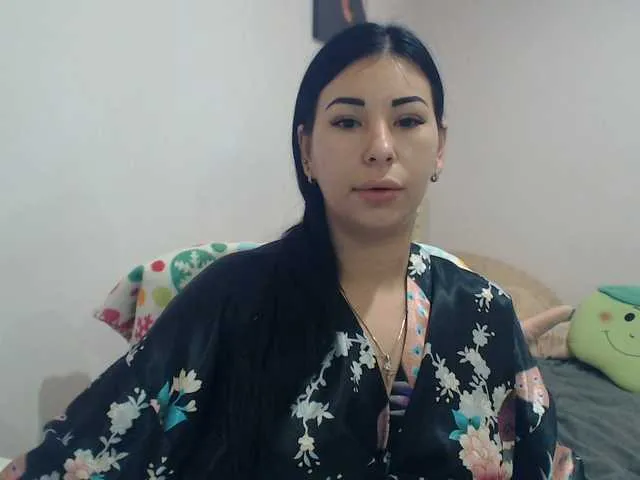 Live sex webcam photo for HotRose01 #276931938