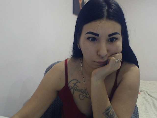 Live sex webcam photo for HotRose01 #277343243