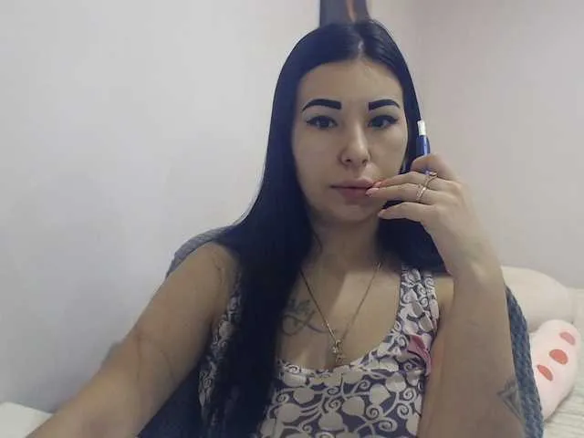 Live sex webcam photo for HotRose01 #277391176