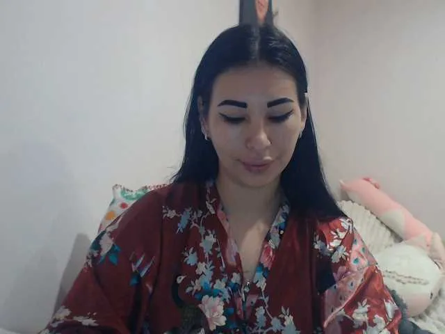 Live sex webcam photo for HotRose01 #277605182