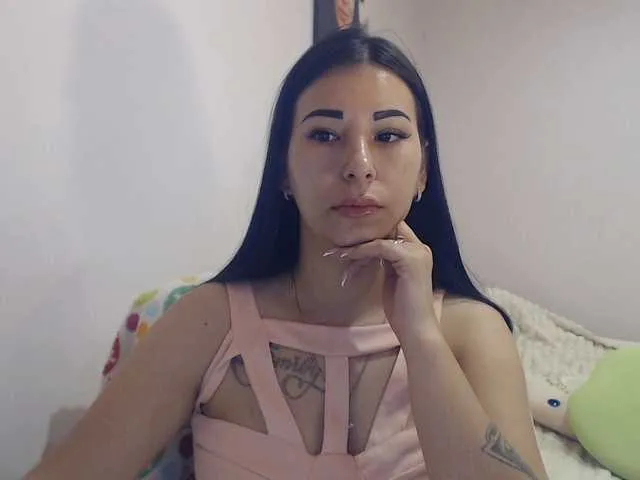 Live sex webcam photo for HotRose01 #277847176