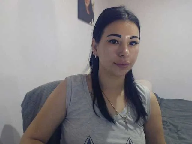 Live sex webcam photo for HotRose01 #277931226