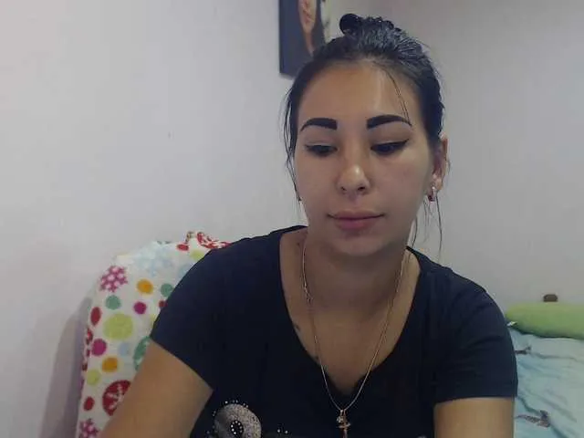 Live sex webcam photo for HotRose01 #289876614