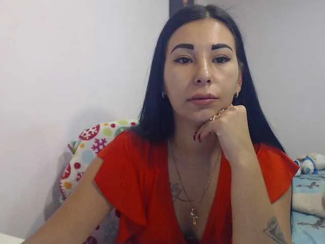 Live sex webcam photo for HotRose01 #289977253