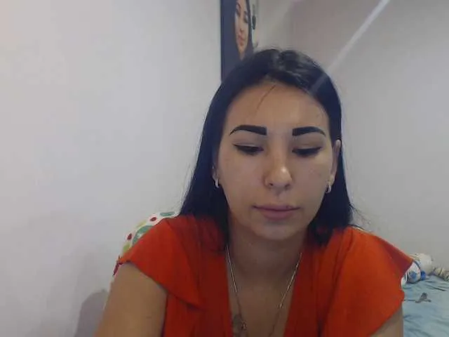 Live sex webcam photo for HotRose01 #290004140