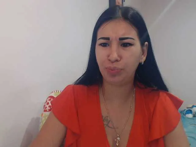 Live sex webcam photo for HotRose01 #290006967