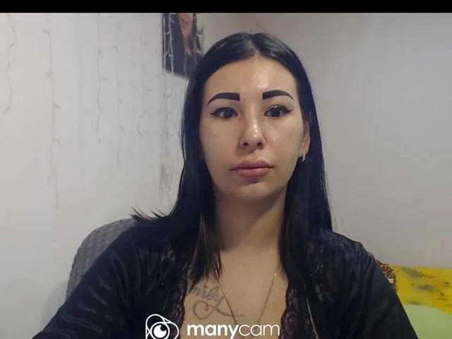 Live sex webcam photo for HotRose01 #290699580