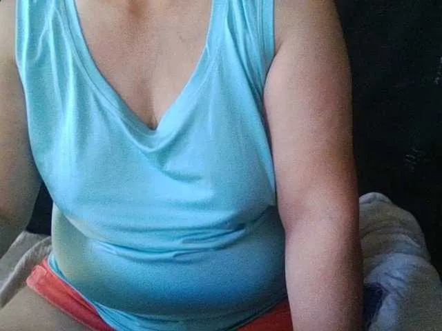 Live sex webcam photo for HotSqrt4u #292044876