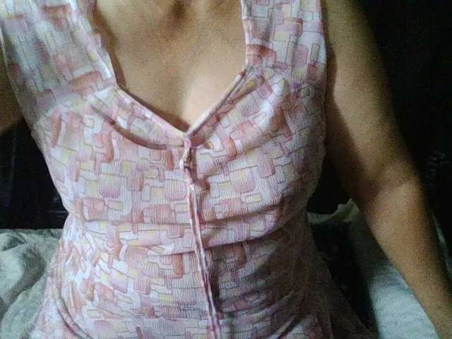 Live sex webcam photo for HotSqrt4u #292232087