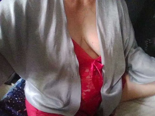 Live sex webcam photo for HotSqrt4u #292333792