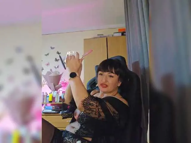 Live sex webcam photo for Hotangel75 #290285930
