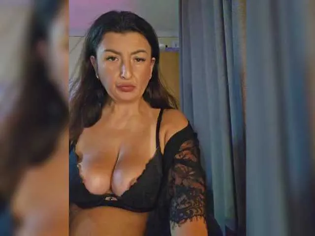 Live sex webcam photo for Hotangel75 #291458003