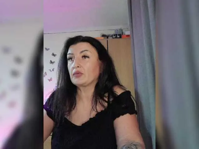 Live sex webcam photo for Hotangel75 #292254689