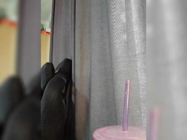 Live sex webcam photo for Hotangel75 #292268852