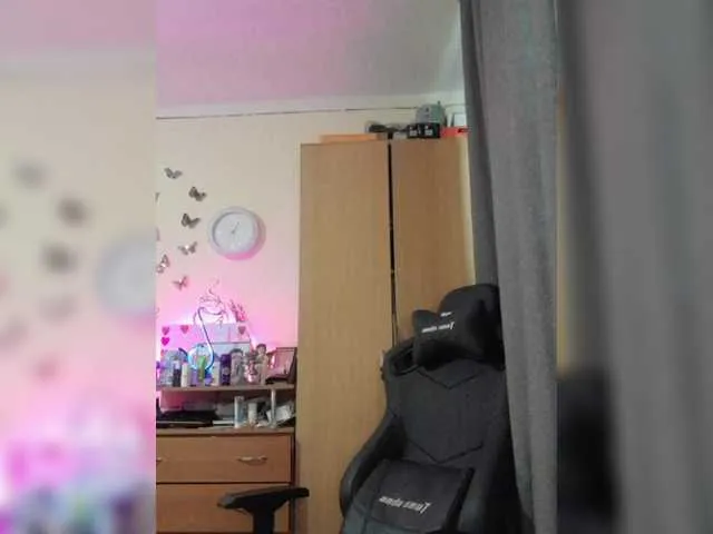 Live sex webcam photo for Hotangel75 #292341337