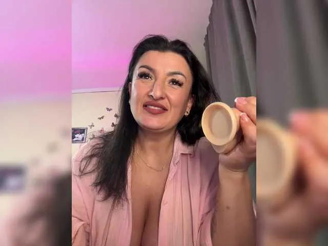 Live sex webcam photo for Hotangel75 #292722097