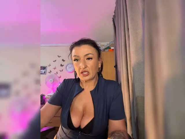 Live sex webcam photo for Hotangel75 #293984869