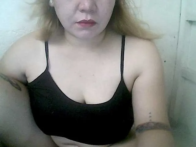 Live sex webcam photo for Hotboobies19 #291985569