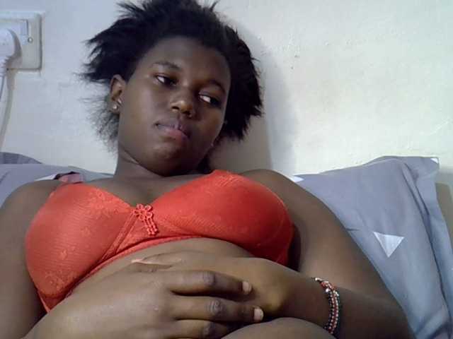 Live sex webcam photo for Hotcumqueen #278040402