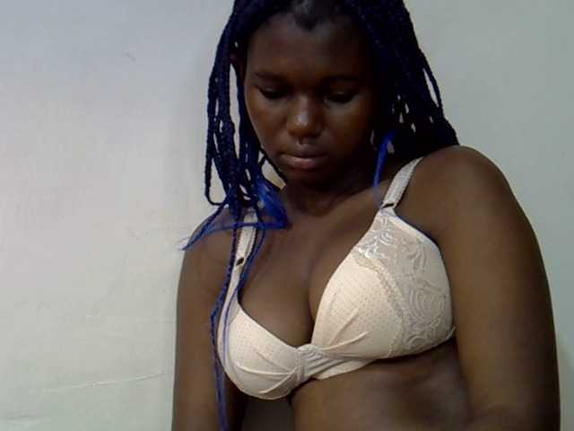 Live sex webcam photo for Hotcumqueen #278076151