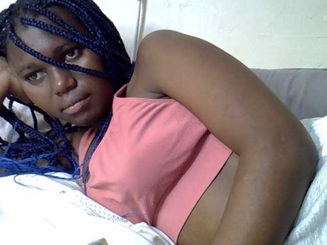 Live sex webcam photo for Hotcumqueen #278094021