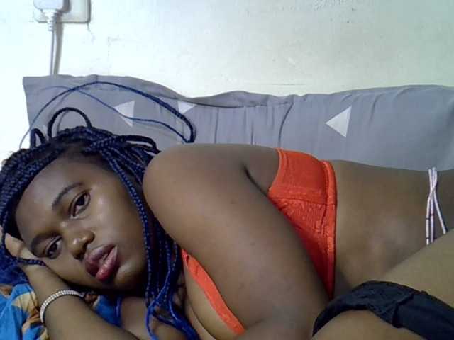 Live sex webcam photo for Hotcumqueen #278111352