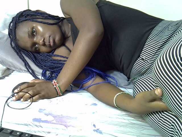 Live sex webcam photo for Hotcumqueen #278141321