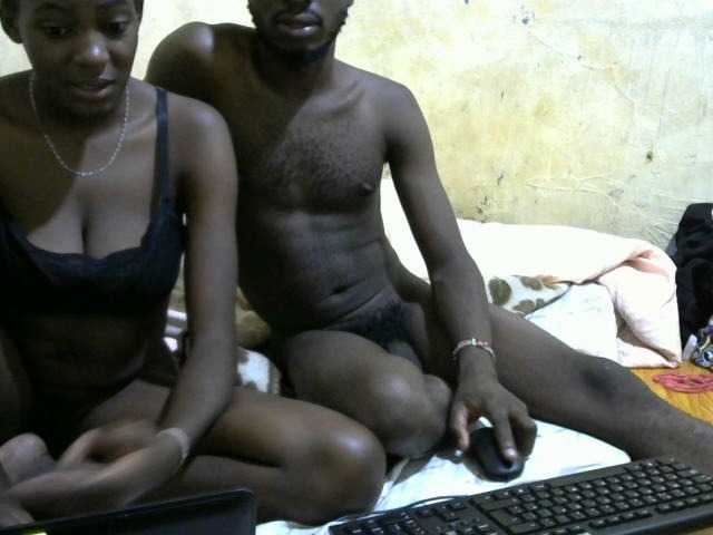 Live sex webcam photo for Hotebonys1 #277176584