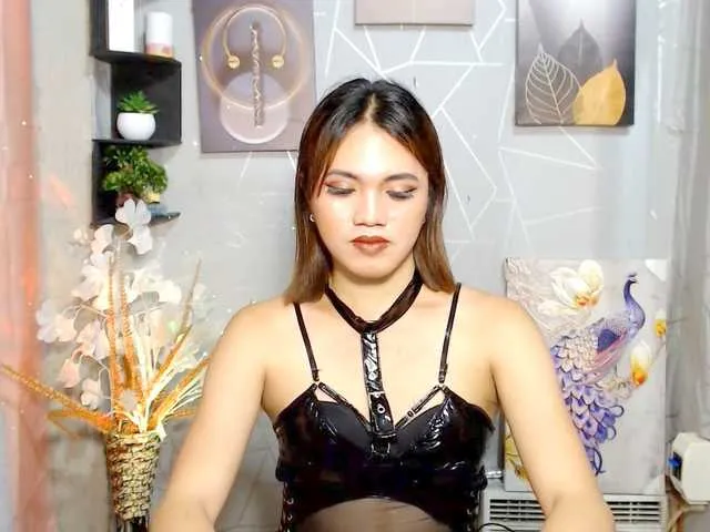 Live sex webcam photo for HotsexyladyTS #290722255