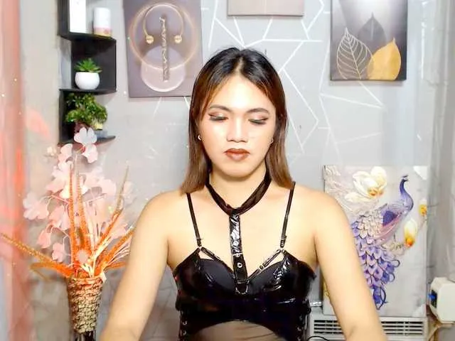 Live sex webcam photo for HotsexyladyTS #290784645