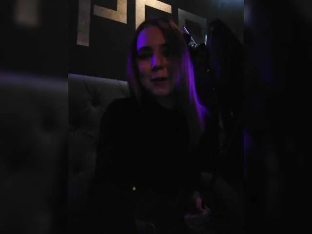 Live sex webcam photo for HottAgness #272045478