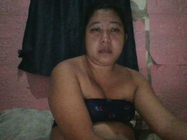 Live sex webcam photo for HottGirl32 #284920650