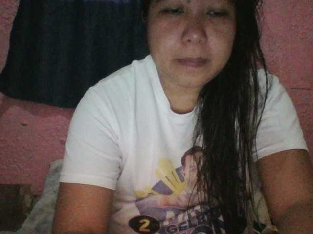 Live sex webcam photo for HottGirl32 #285467435